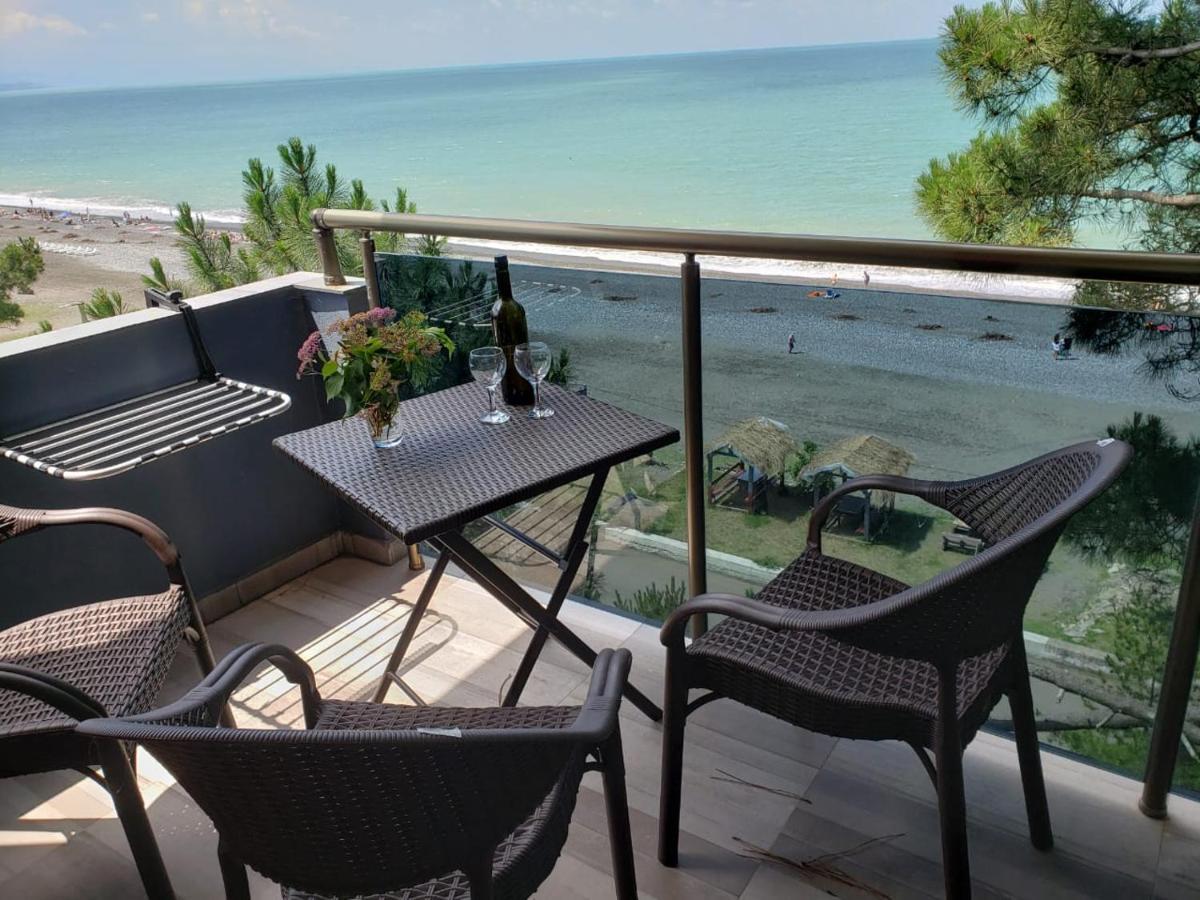 Midia Guest House Kobuleti Eksteriør billede