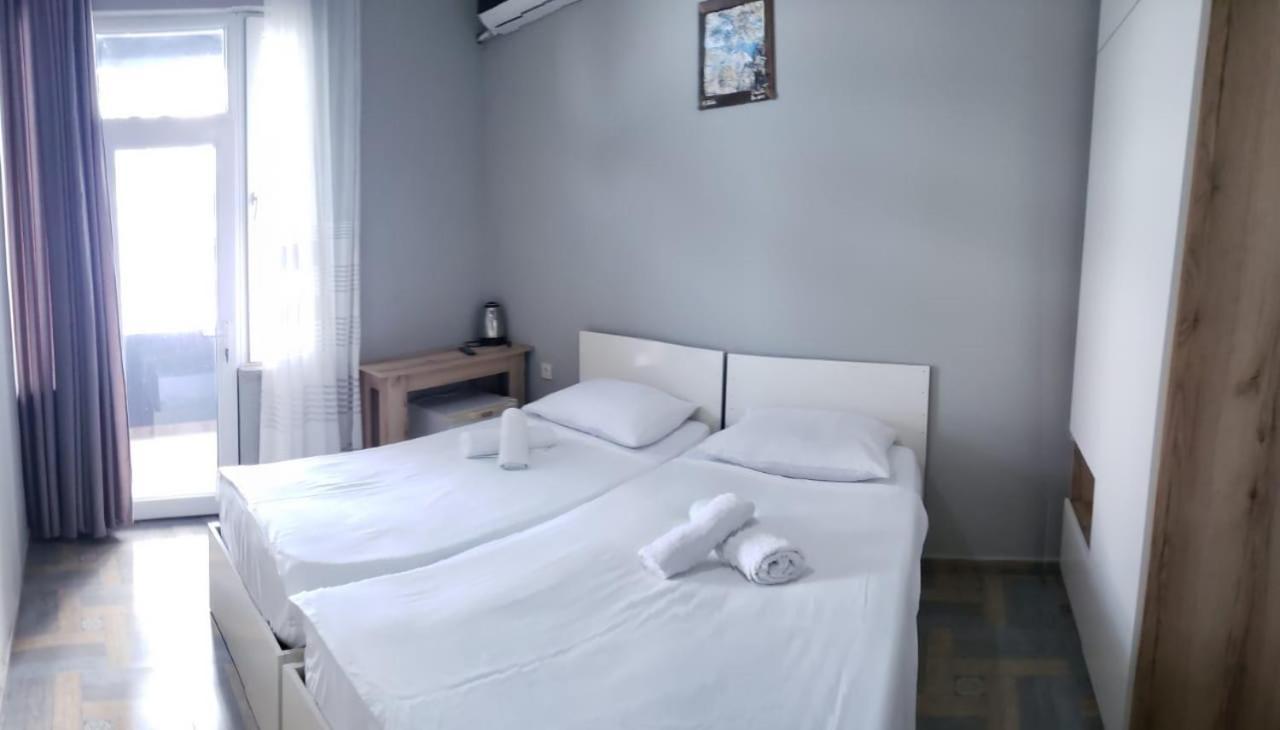 Midia Guest House Kobuleti Eksteriør billede