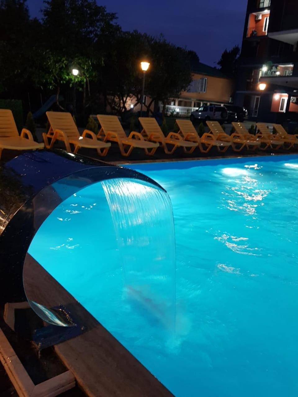 Midia Guest House Kobuleti Eksteriør billede